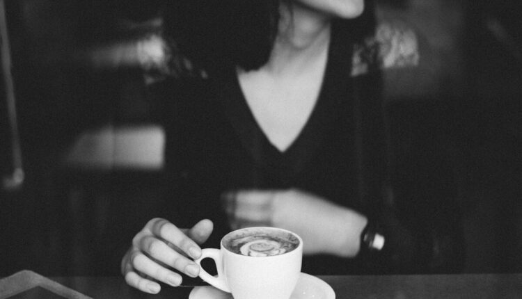 Shopping for the Best V-Neck T-Shirt Women's Clothing